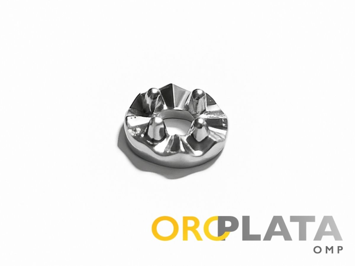 Illusion setting, white gold